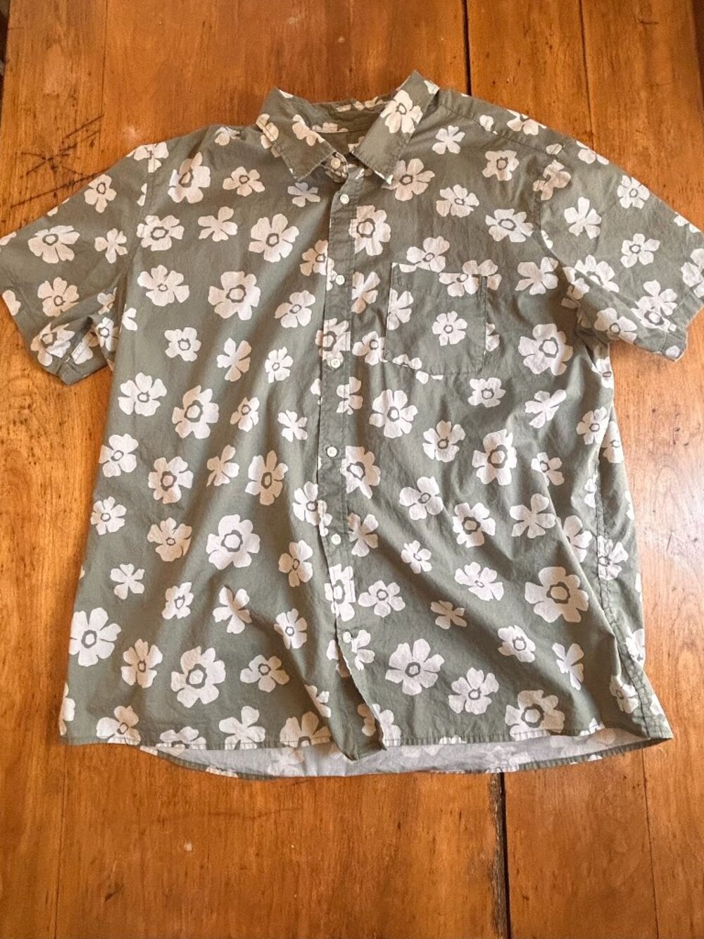 Men's button down, Gap men's XXL, olive green with white flowers, short sleeves